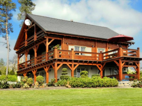 Affluent Chalet in Septon with bubble bath